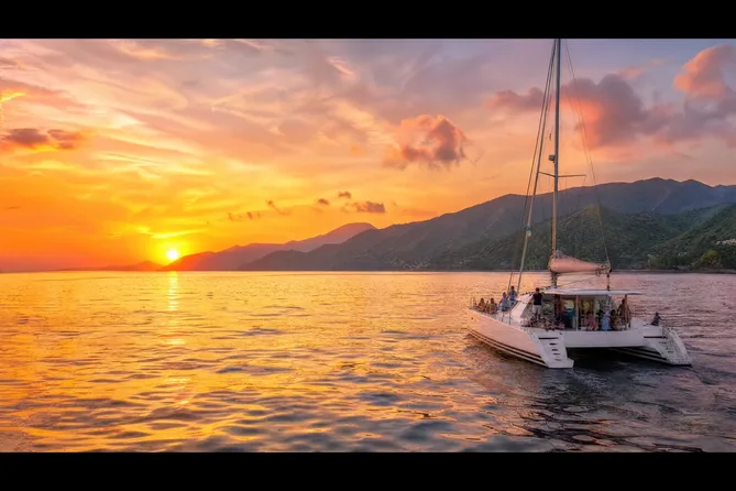 Gay-Luxus-Sunset-Cruise mit Open Bar